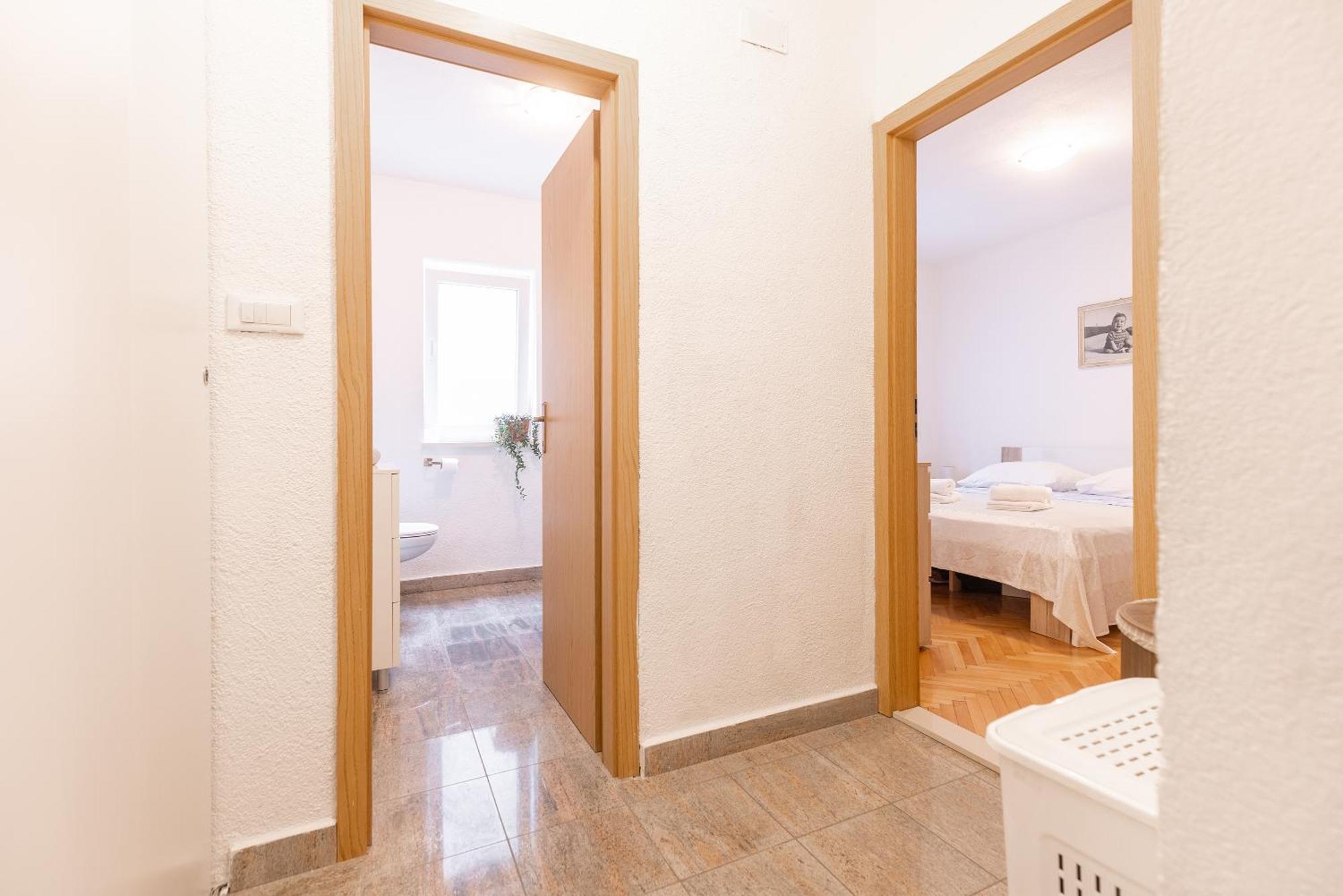 Apartman Nora オミシュ エクステリア 写真