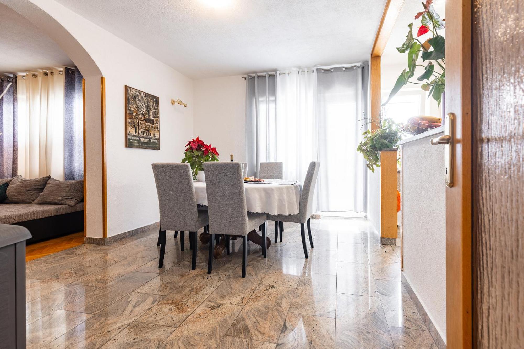 Apartman Nora オミシュ エクステリア 写真