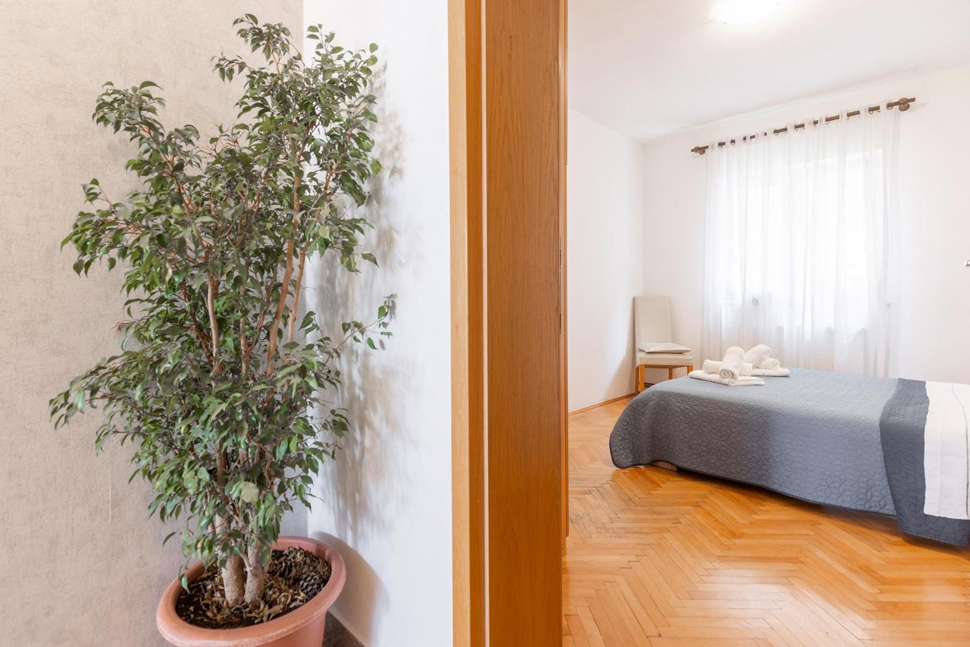 Apartman Nora オミシュ エクステリア 写真