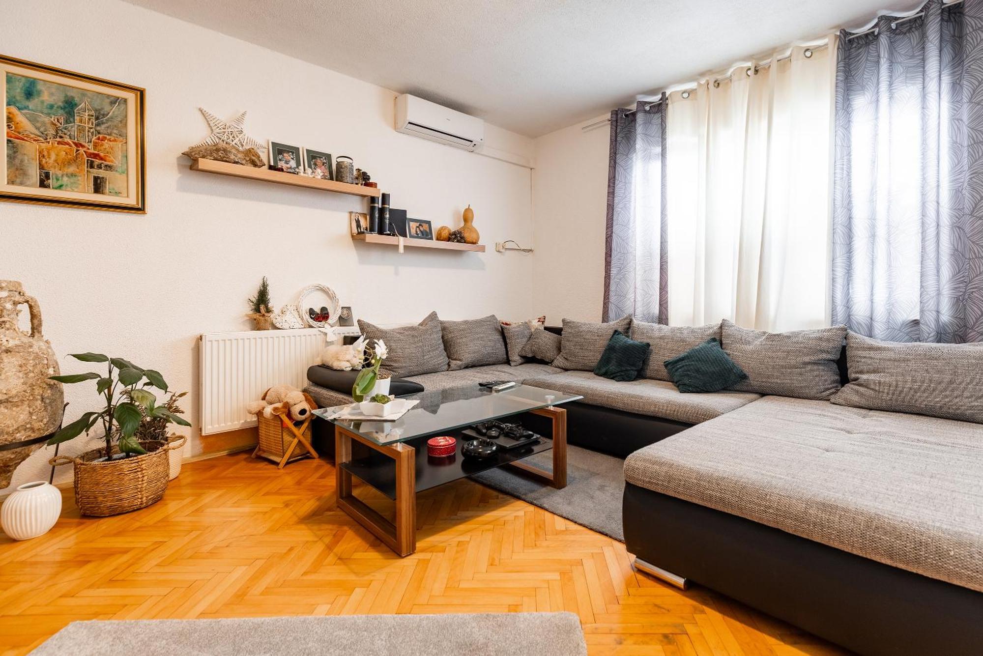 Apartman Nora オミシュ エクステリア 写真